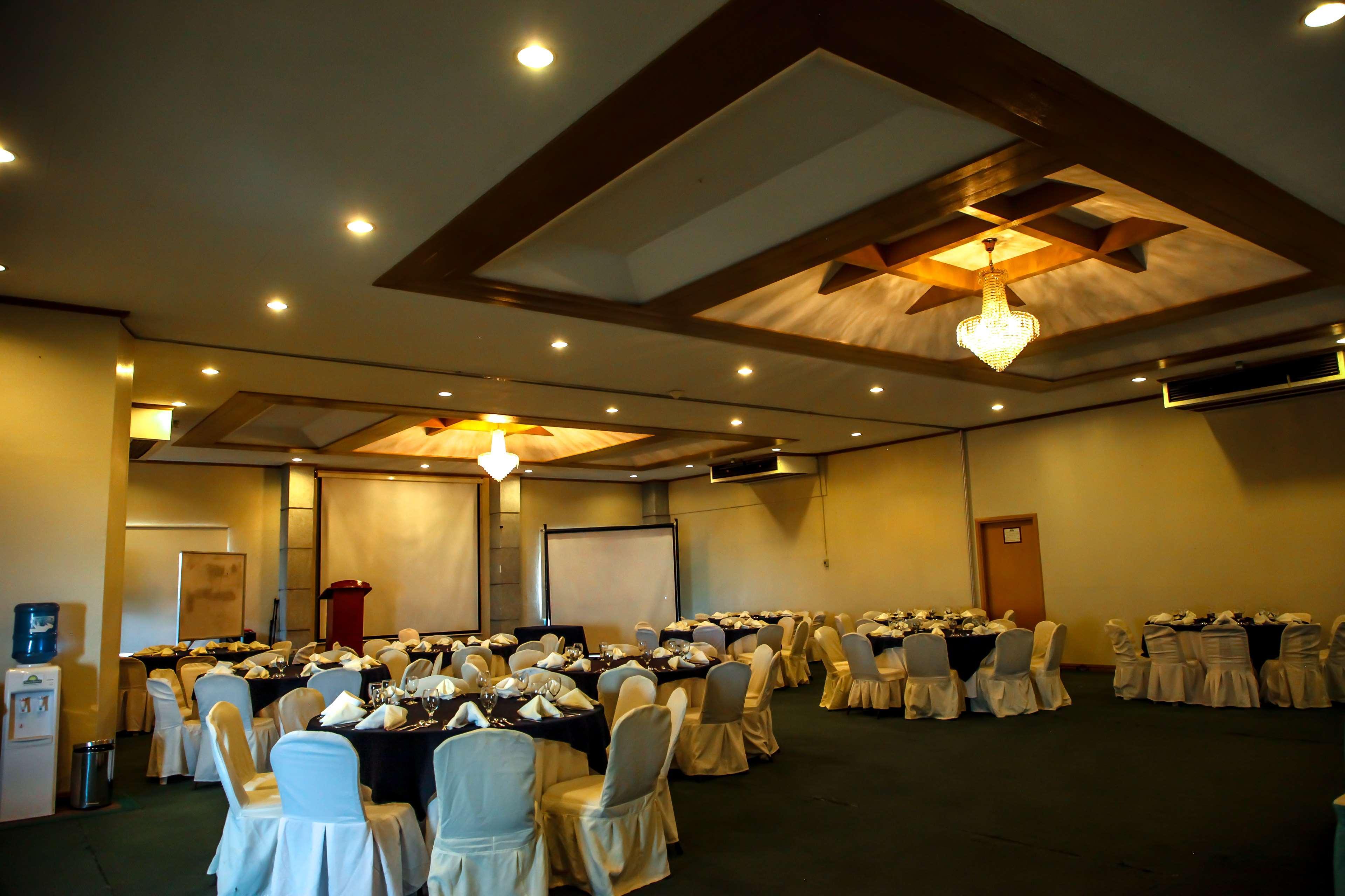Days Hotel Tagaytay Tagaytay City Exterior photo