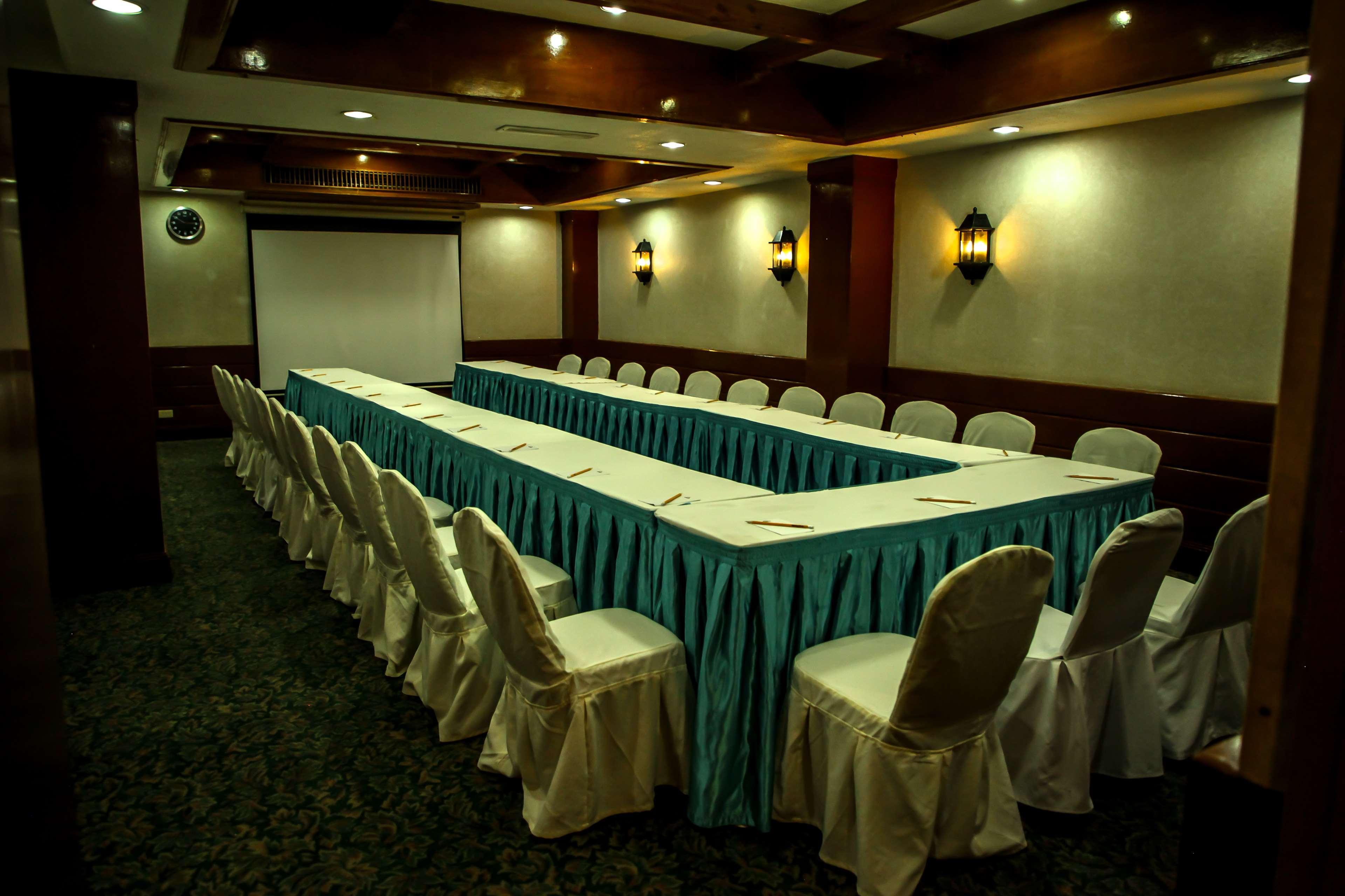 Days Hotel Tagaytay Tagaytay City Exterior photo