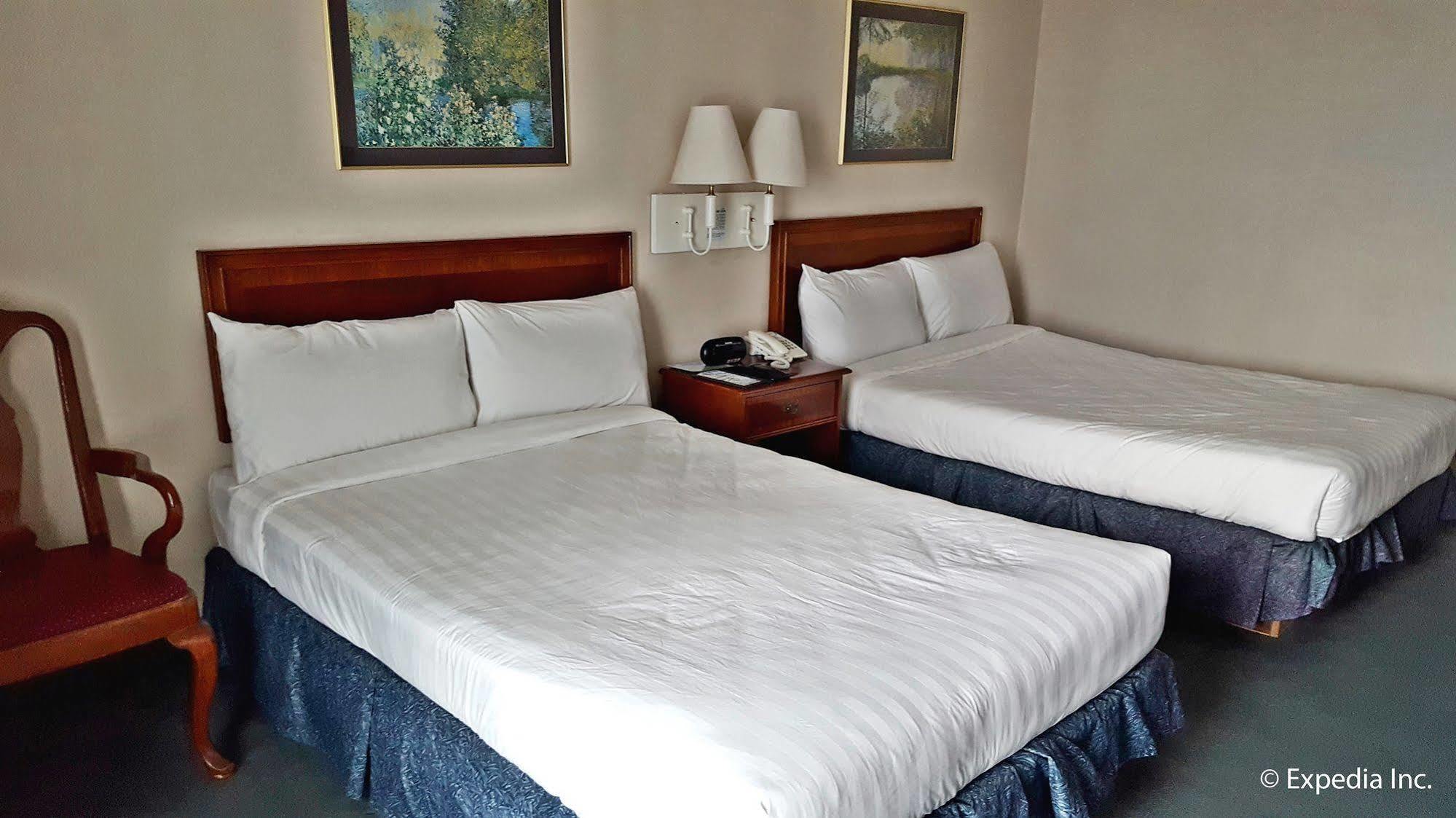Days Hotel Tagaytay Tagaytay City Exterior photo